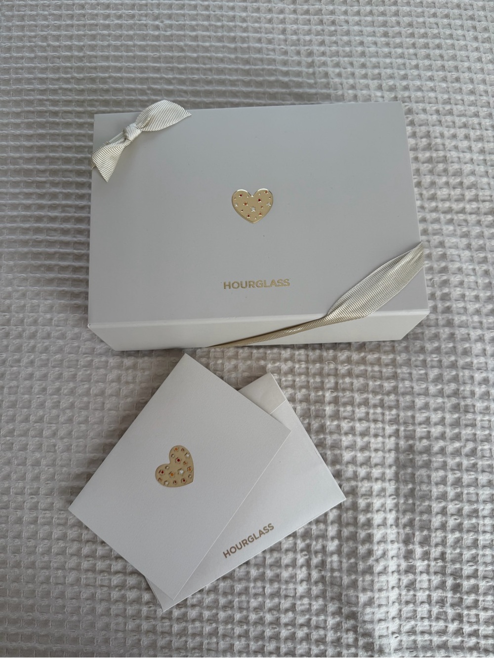 Hourglass Gift Box – Brand New